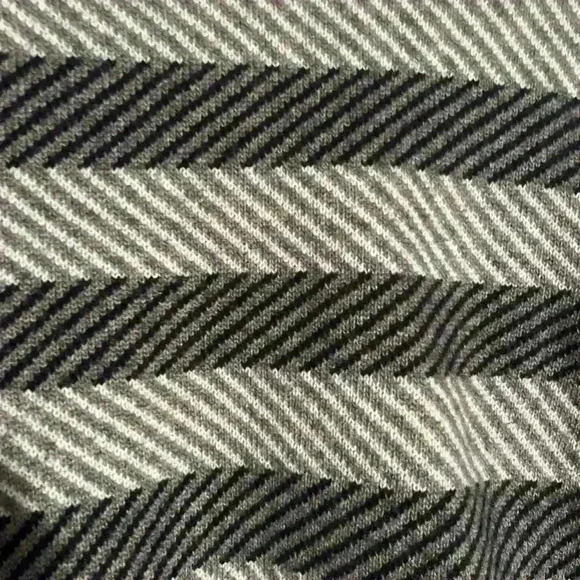 J. Crew Gray Herringbone Scoop Neck Long Sleeve Sweater Size M Merino Wool Blend - Picture 5 of 7